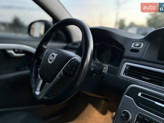 Серый Вольво В70, объемом двигателя 1.98 л и пробегом 280 тыс. км за 14999 $, фото 51 на Automoto.ua