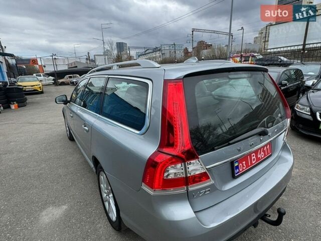 Серый Вольво В70, объемом двигателя 2 л и пробегом 212 тыс. км за 15800 $, фото 70 на Automoto.ua