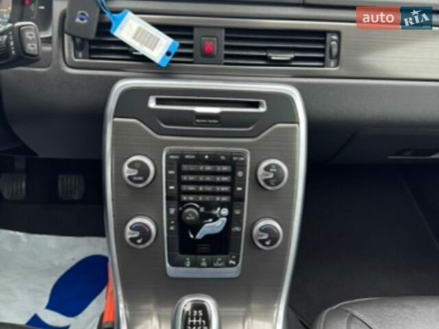 Серый Вольво В70, объемом двигателя 2 л и пробегом 212 тыс. км за 15800 $, фото 43 на Automoto.ua