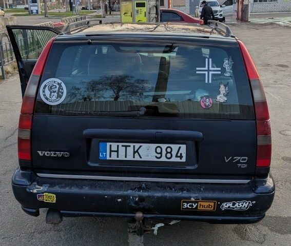 Синій Вольво V70, об'ємом двигуна 2.5 л та пробігом 340 тис. км за 2200 $, фото 3 на Automoto.ua
