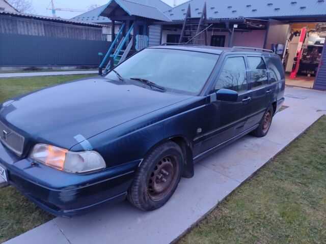 Синий Вольво В70, объемом двигателя 0 л и пробегом 489 тыс. км за 1084 $, фото 7 на Automoto.ua