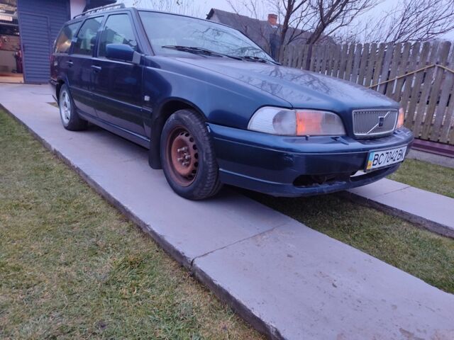 Синий Вольво В70, объемом двигателя 0 л и пробегом 489 тыс. км за 1084 $, фото 2 на Automoto.ua