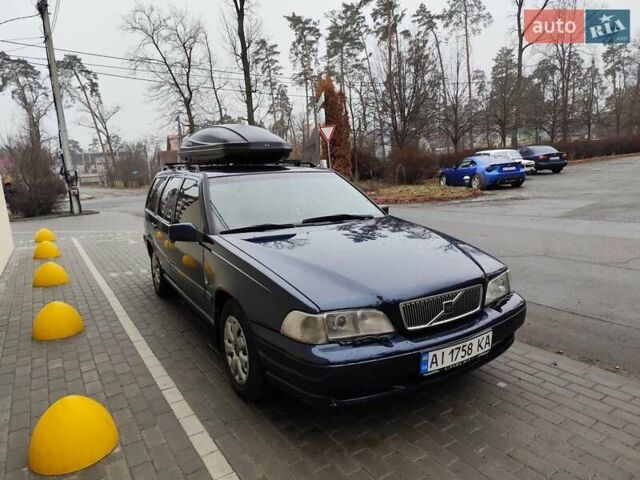 Синий Вольво В70, объемом двигателя 2.44 л и пробегом 390 тыс. км за 3600 $, фото 11 на Automoto.ua