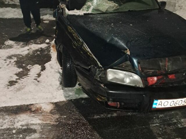 Синий Вольво В70, объемом двигателя 2 л и пробегом 500 тыс. км за 1500 $, фото 1 на Automoto.ua