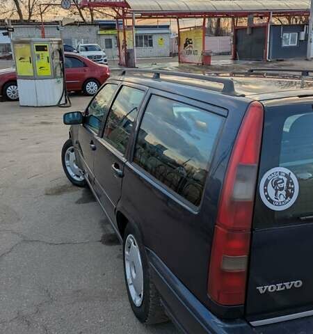 Синий Вольво В70, объемом двигателя 2.5 л и пробегом 340 тыс. км за 2000 $, фото 3 на Automoto.ua