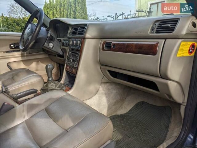 Синій Вольво V70, об'ємом двигуна 2.5 л та пробігом 335 тис. км за 4777 $, фото 7 на Automoto.ua