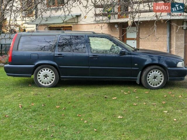 Синій Вольво V70, об'ємом двигуна 2.5 л та пробігом 335 тис. км за 4777 $, фото 13 на Automoto.ua