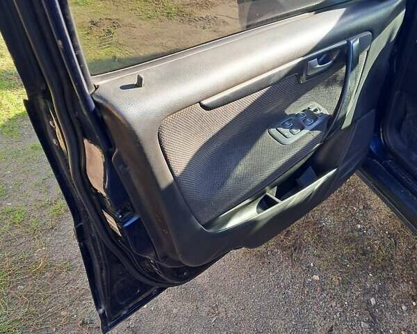 Синий Вольво В70, объемом двигателя 2.5 л и пробегом 390 тыс. км за 4999 $, фото 2 на Automoto.ua