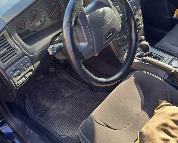 Синий Вольво В70, объемом двигателя 2.5 л и пробегом 390 тыс. км за 4999 $, фото 7 на Automoto.ua