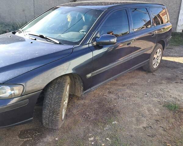 Синий Вольво В70, объемом двигателя 2.5 л и пробегом 390 тыс. км за 4999 $, фото 4 на Automoto.ua