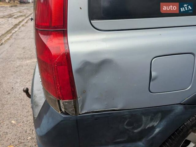 Синий Вольво В70, объемом двигателя 2.44 л и пробегом 190 тыс. км за 4490 $, фото 1 на Automoto.ua