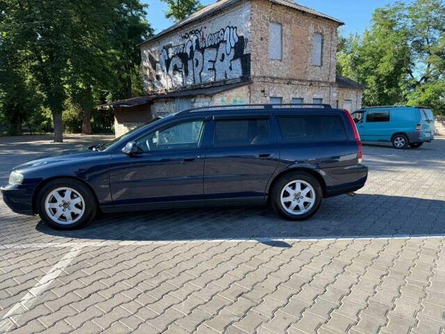 Синий Вольво В70, объемом двигателя 2.4 л и пробегом 309 тыс. км за 6300 $, фото 14 на Automoto.ua