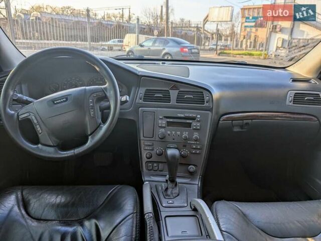 Синий Вольво В70, объемом двигателя 2.44 л и пробегом 190 тыс. км за 4490 $, фото 7 на Automoto.ua