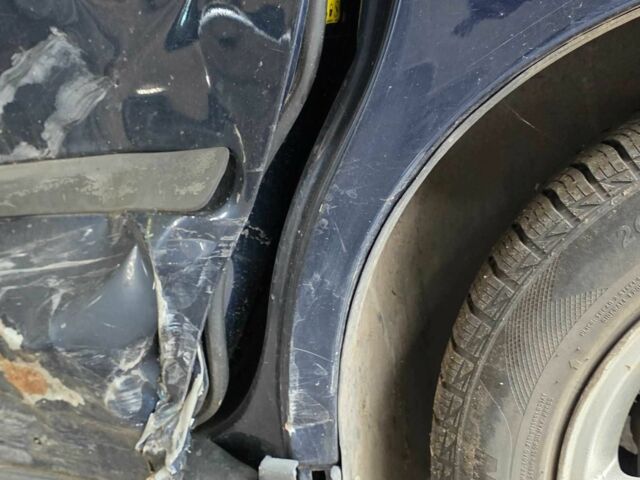 Синій Вольво V70, об'ємом двигуна 2.4 л та пробігом 407 тис. км за 1096 $, фото 9 на Automoto.ua