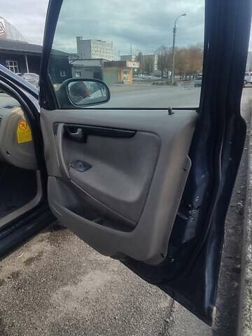 Вольво В70 2003 в Черкассах на Automoto.ua Синий Вольво В70, объемом двигателя 2.4 л и пробегом 320 тыс. км за 4200 $, фото 5 на Automoto.ua