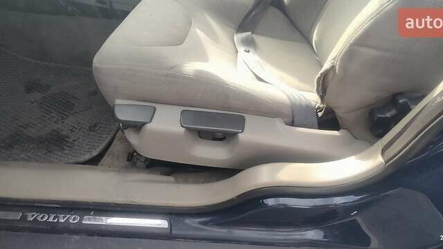 Вольво В70 2003 в Черкассах на Automoto.ua Синий Вольво В70, объемом двигателя 2.4 л и пробегом 320 тыс. км за 4200 $, фото 14 на Automoto.ua