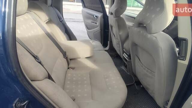 Вольво В70 2003 в Черкассах на Automoto.ua Синий Вольво В70, объемом двигателя 2.4 л и пробегом 320 тыс. км за 4200 $, фото 9 на Automoto.ua