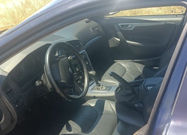 Синій Вольво V70, об'ємом двигуна 2.4 л та пробігом 450 тис. км за 1500 $, фото 7 на Automoto.ua