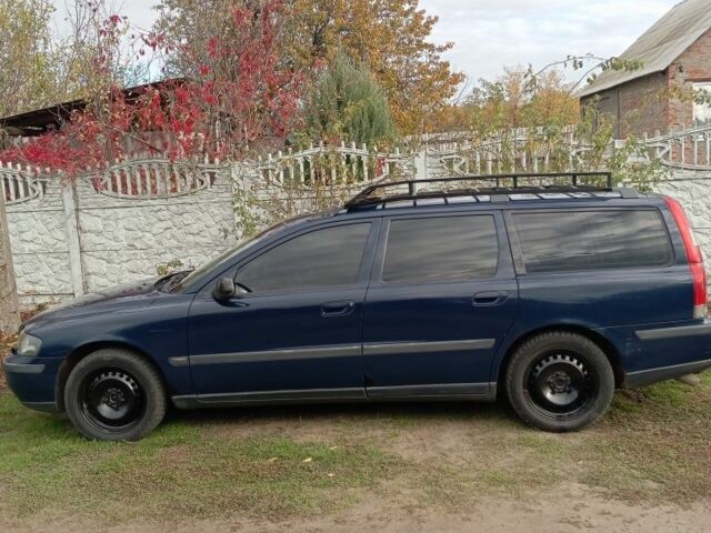 Синий Вольво В70, объемом двигателя 2 л и пробегом 590 тыс. км за 3600 $, фото 2 на Automoto.ua