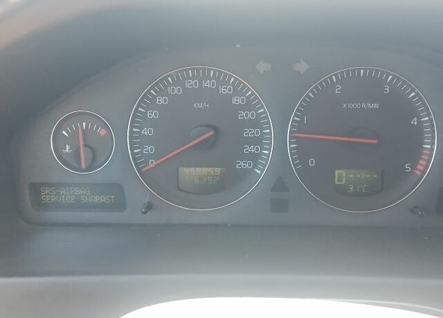 Синій Вольво V70, об'ємом двигуна 2.4 л та пробігом 450 тис. км за 1500 $, фото 14 на Automoto.ua