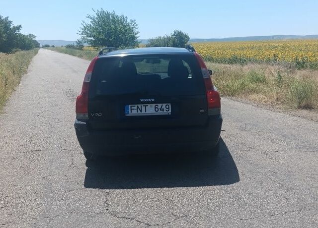 Синій Вольво V70, об'ємом двигуна 2.4 л та пробігом 450 тис. км за 1500 $, фото 4 на Automoto.ua