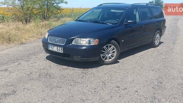 Синий Вольво В70, объемом двигателя 2.4 л и пробегом 450 тыс. км за 1450 $, фото 2 на Automoto.ua