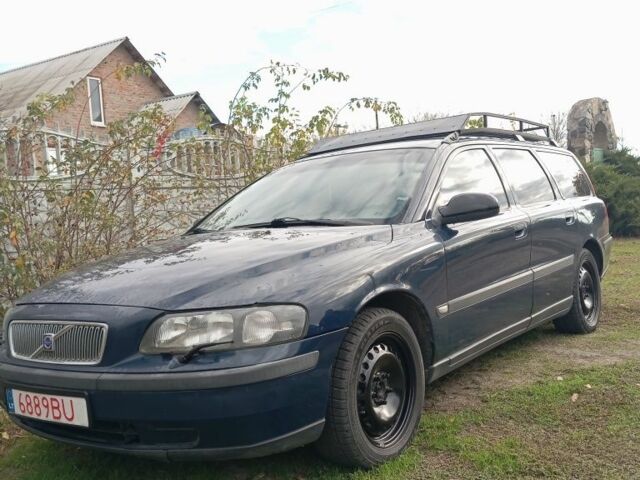 Синий Вольво В70, объемом двигателя 2 л и пробегом 590 тыс. км за 3600 $, фото 1 на Automoto.ua