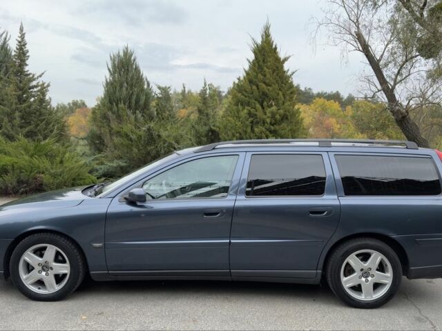 Вольво V70 2006 у Синельниковом на Automoto.ua Синій Вольво V70, об'ємом двигуна 2.4 л та пробігом 300 тис. км за 3190 $, фото 7 на Automoto.ua