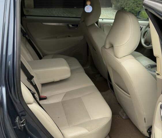 Вольво V70 2006 у Синельниковом на Automoto.ua Синій Вольво V70, об'ємом двигуна 2.4 л та пробігом 300 тис. км за 3190 $, фото 10 на Automoto.ua