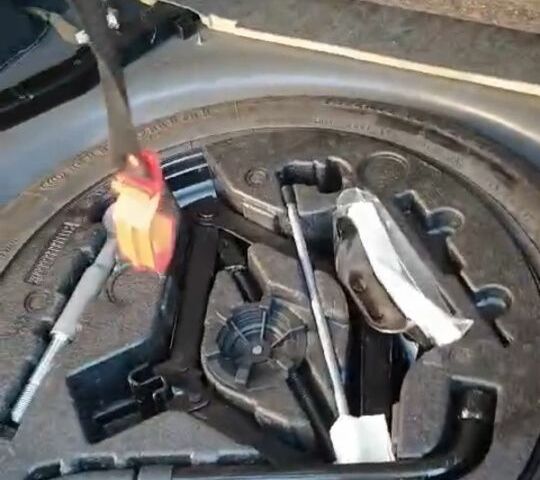 Синий Вольво В70, объемом двигателя 2.4 л и пробегом 373 тыс. км за 6150 $, фото 2 на Automoto.ua