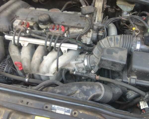 Синий Вольво В70, объемом двигателя 2.4 л и пробегом 240 тыс. км за 6000 $, фото 4 на Automoto.ua