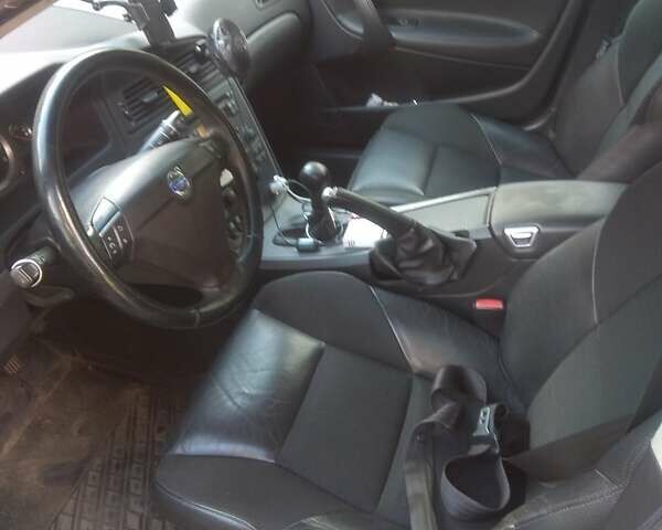 Синий Вольво В70, объемом двигателя 2.4 л и пробегом 240 тыс. км за 6000 $, фото 6 на Automoto.ua