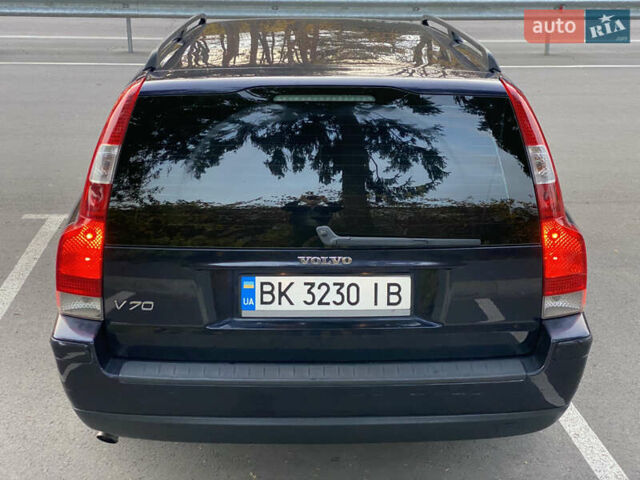 Синий Вольво В70, объемом двигателя 2.44 л и пробегом 315 тыс. км за 5500 $, фото 5 на Automoto.ua
