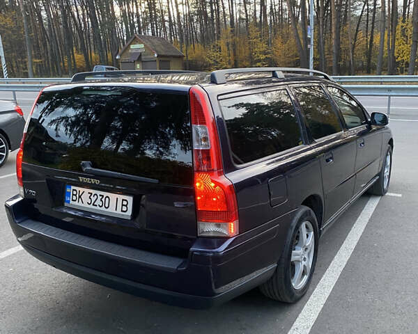 Синий Вольво В70, объемом двигателя 2.44 л и пробегом 315 тыс. км за 5500 $, фото 17 на Automoto.ua