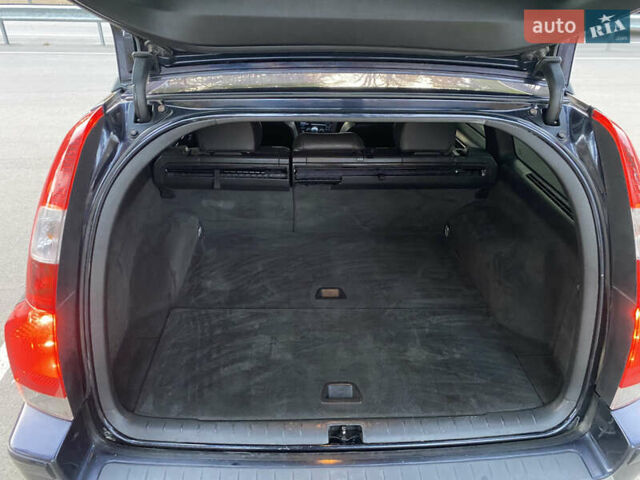 Синий Вольво В70, объемом двигателя 2.44 л и пробегом 315 тыс. км за 5500 $, фото 19 на Automoto.ua