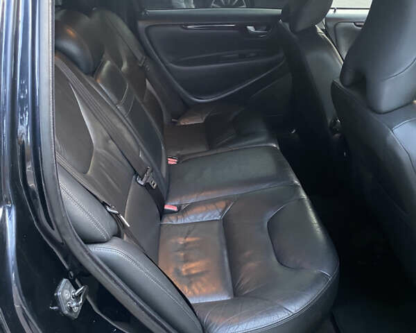 Синий Вольво В70, объемом двигателя 2.44 л и пробегом 315 тыс. км за 5500 $, фото 16 на Automoto.ua