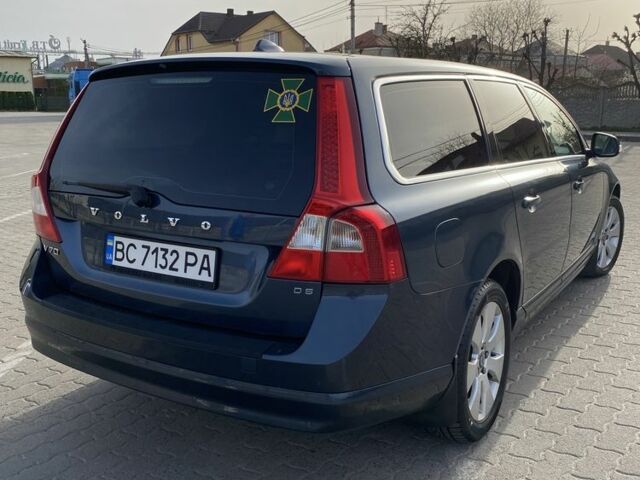 Синий Вольво В70, объемом двигателя 2.4 л и пробегом 360 тыс. км за 7500 $, фото 1 на Automoto.ua