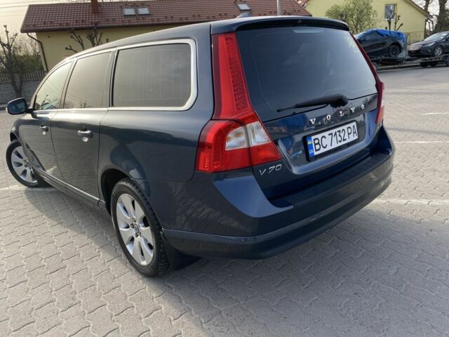 Синий Вольво В70, объемом двигателя 2.4 л и пробегом 360 тыс. км за 7500 $, фото 5 на Automoto.ua