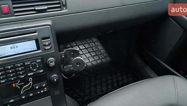 Синій Вольво V70, об'ємом двигуна 2 л та пробігом 276 тис. км за 8500 $, фото 7 на Automoto.ua