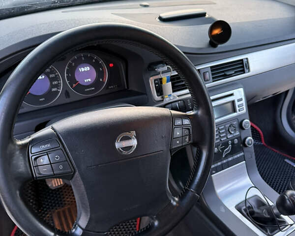 Синій Вольво V70, об'ємом двигуна 2 л та пробігом 255 тис. км за 8600 $, фото 7 на Automoto.ua