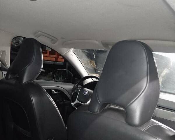 Синій Вольво V70, об'ємом двигуна 2.4 л та пробігом 320 тис. км за 10500 $, фото 4 на Automoto.ua