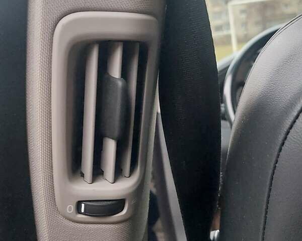 Синий Вольво В70, объемом двигателя 1.56 л и пробегом 200 тыс. км за 7300 $, фото 12 на Automoto.ua