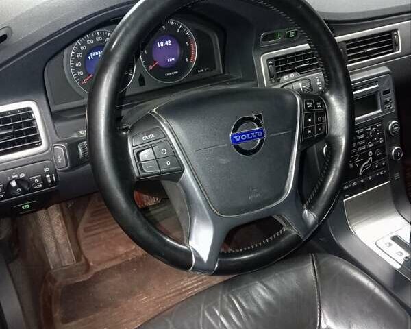 Синій Вольво V70, об'ємом двигуна 2.4 л та пробігом 320 тис. км за 10500 $, фото 3 на Automoto.ua