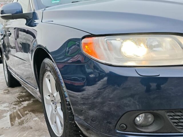 Синий Вольво В70, объемом двигателя 2 л и пробегом 223 тыс. км за 13800 $, фото 2 на Automoto.ua