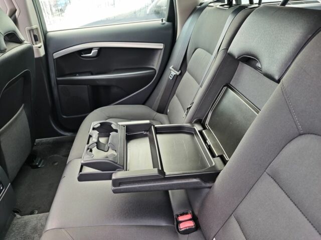 Синий Вольво В70, объемом двигателя 2 л и пробегом 223 тыс. км за 13800 $, фото 13 на Automoto.ua