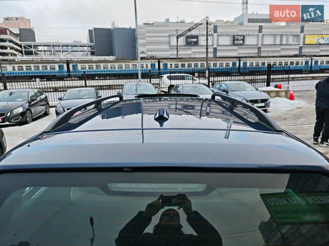 Синий Вольво В70, объемом двигателя 2 л и пробегом 223 тыс. км за 13800 $, фото 12 на Automoto.ua