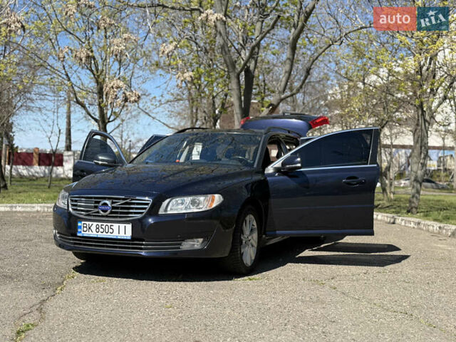 Синий Вольво В70, объемом двигателя 2 л и пробегом 372 тыс. км за 9700 $, фото 2 на Automoto.ua