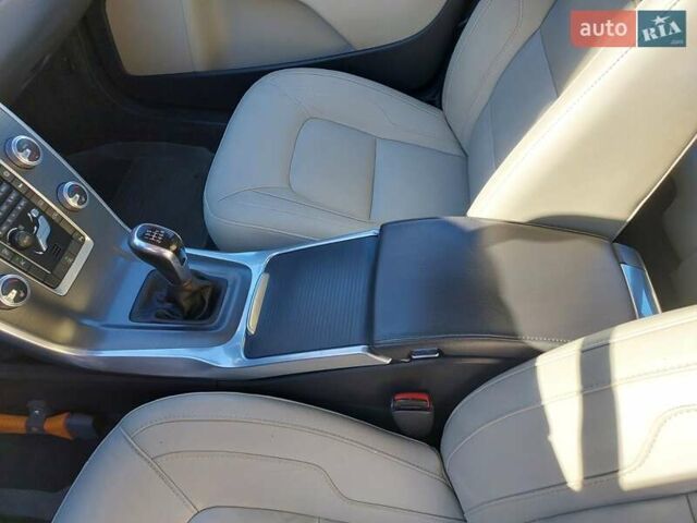 Синій Вольво V70, об'ємом двигуна 2 л та пробігом 232 тис. км за 14444 $, фото 70 на Automoto.ua