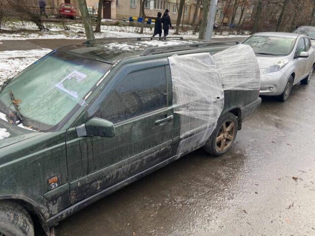 Зеленый Вольво В70, объемом двигателя 2.5 л и пробегом 500 тыс. км за 850 $, фото 2 на Automoto.ua