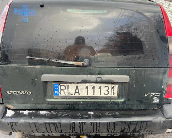 Зелений Вольво V70, об'ємом двигуна 2.45 л та пробігом 500 тис. км за 850 $, фото 2 на Automoto.ua